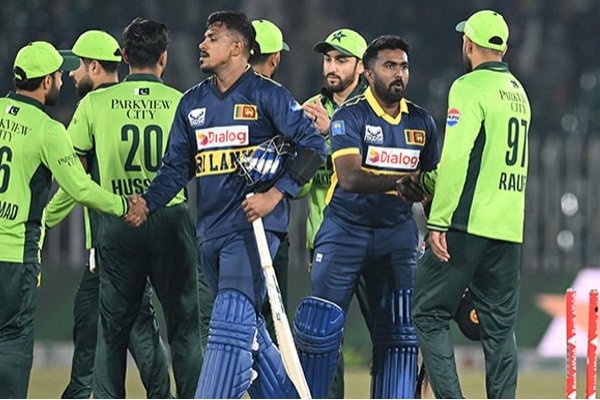 கிரிக்கெட் போட்டியில் தாக்கம் செலுத்திய குண்டு தாக்குதல்! | Sri Lanka Pakistan Cricket Team