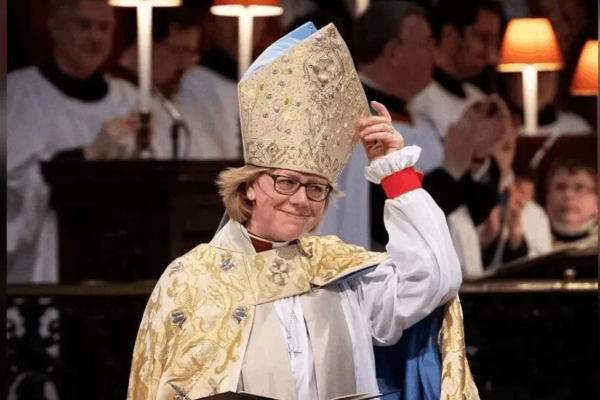 இங்கிலாந்து திருச்சபையில் முதல் பெண் பேராயர் நியமனம் | First Female Archbishop Appointed In Uk Church