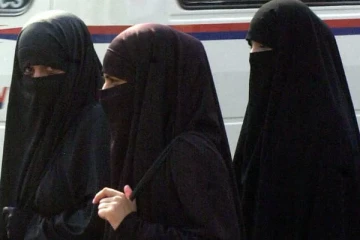 சுவிட்சர்லாந்தில் முகத்தை முழுமையாக மூட தடை