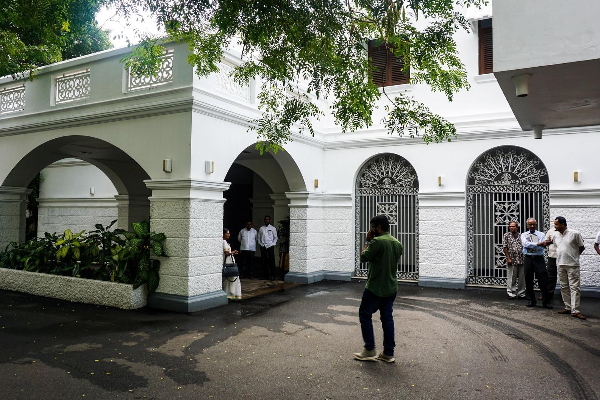 முற்றுகைக்குள்ளாகப்போகும் பிரதமரின் இல்லம்! வெளிவந்த எச்சரிக்கை - ஐபிசி தமிழ்