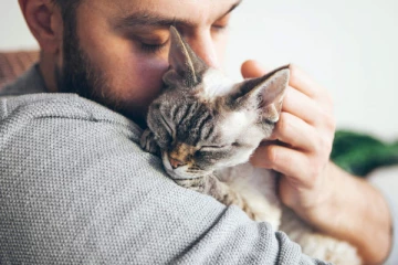 නාන කාමරයට ගොස් බැළලිය සමග කායිකව එක් වන සැමියා...ඇස් දෙකටම දුටු බිරිද පොලීසී යයි..