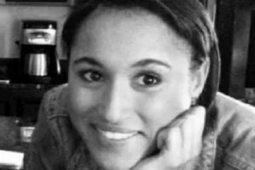 அமெரிக்காவில் பரோலில் வெளிவந்த காதலன்: போர்வையில் சுற்றப்பட்டு இறந்து கிடந்த காதலி