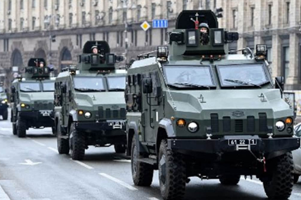 உக்ரைன் - ரஸ்ய படையினருக்கு மத்தியில் துப்பாக்கிச் சண்டை காணொளி வெளியானது! (வீடியோ) | Ukrain Rusian Among Fights