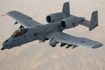 ඇමරිකාවට ප්‍රහාරයක් - අමෙරිකානු A-10 යානය බිමට වට්ටයි - සෙබළා පණ බේරන් දුවලා