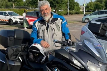 முதல் முறையாக ரசிகர் முன் கண்ணீர்விட்டு அழுத அஜித்.. பைக் ரைடு சென்ற இடத்தில் இப்படி நடந்ததா