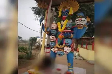 காளிதேவியின் காலடியில் கிடந்த துண்டாக கிடந்த மனித தலை! கடும் அதிர்ச்சியில் மக்கள்