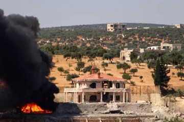 சிரியாவில் வான் தாக்குதல்; இரு குழந்தைகள் 13 பேர் உயிரிழப்பு