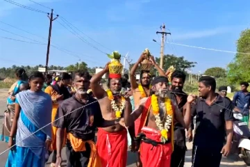 விஜய் முதலமைச்சராகனும் - அலகு குத்தி 3 கி.மீ. நடந்து சென்று வழிபட்ட தவெக தொண்டர்