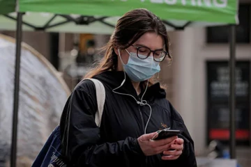 அமெரிக்காவில்  செல்போன்  மூலம் கொரோனா பரிசோதனை