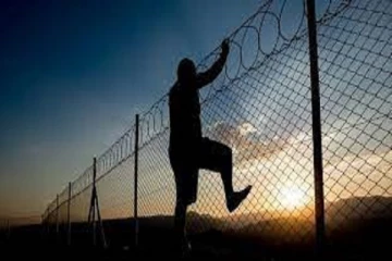 இரட்டை கொலை வழக்கில் பிணையில் விடுவிக்கப்பட்ட சந்தேகநபர் தப்பியோட்டம்