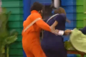 பெண்களிடம் எல்லை மீறிய சிபி... குறும்படம் போட்டு முகத்திரையை கிழிக்கும் ரசிகர்கள்!  ஓவராக சீறி பாய்ந்தாலும் தப்பு