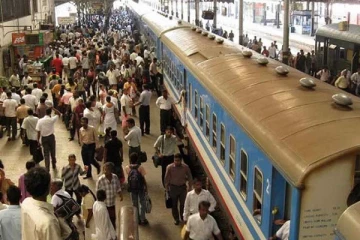 தொழிற்சங்க நடவடிக்கையால் ஏற்பட்ட விபரீதம் - தொடருந்தில் சென்ற நபர் பலி