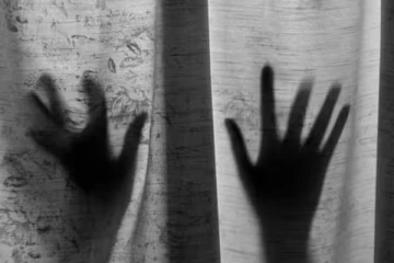 கணவன் கண்முன்னே மனைவிக்கு பாலியல் வன்கொடுமை - அடிக்கடி அத்துமீறல், கடனால் கொடூரம்!