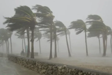 நாட்டில் நிலவும் சீரற்ற வானிலை ; மூவர் பலி