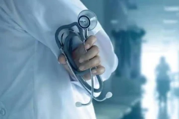மருத்துவ பட்டதாரிகளால் நெருக்கடி