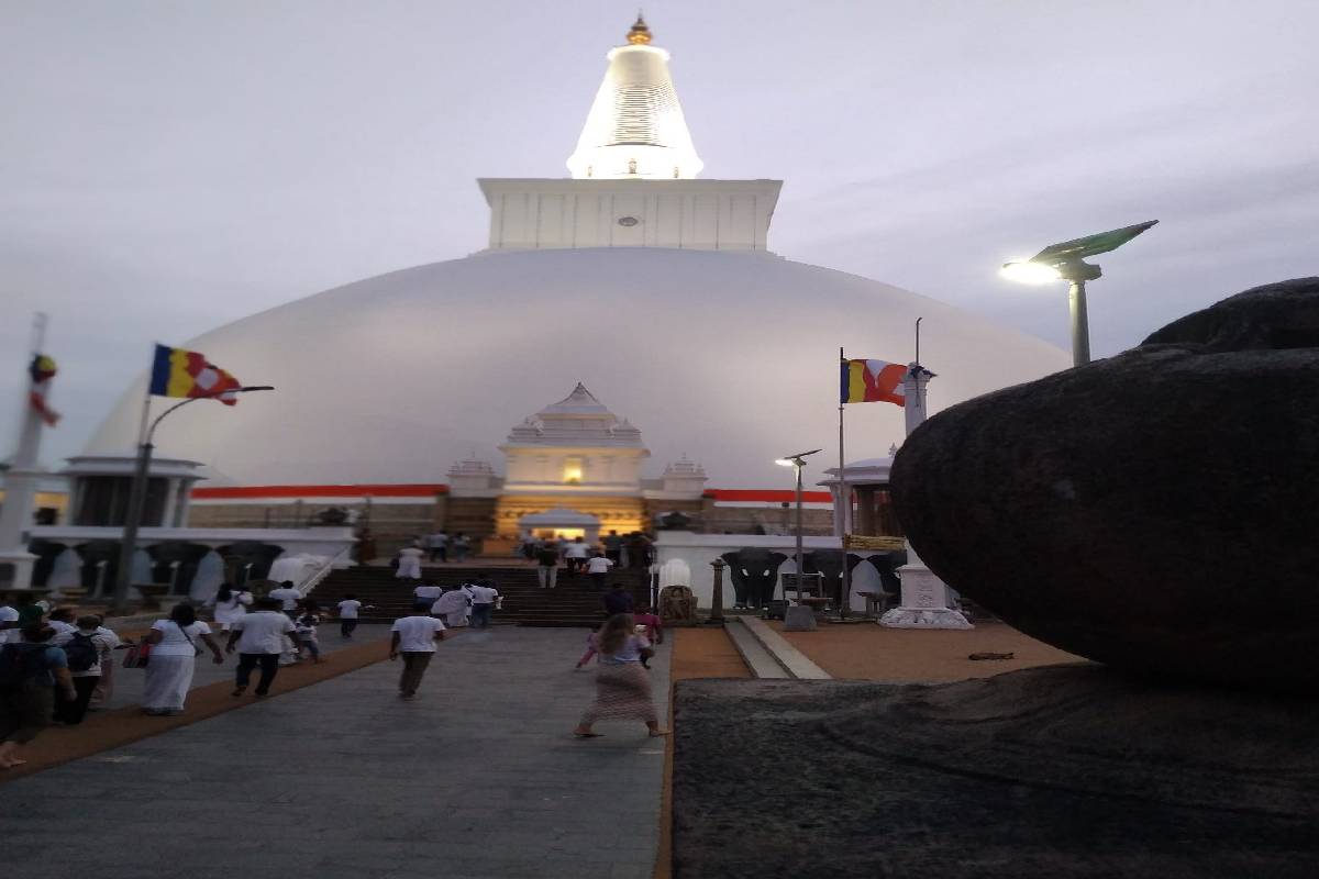 அனுராதபுரம் செல்லும் மக்களுக்காக விசேட கோரிக்கை | Special Request To People Going To Anuradhapura