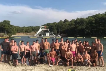 பிரான்சுக்கு சுற்றுலா சென்ற பிரித்தானிய இளைஞர்: மாயமானதை கவனிக்காமல் விட்டதால் தவிக்கும் தாய்