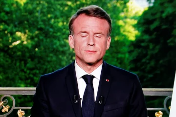 மேக்ரான் எங்கே? தேர்தல் பரபரப்பின் இடையே மாயமான பிரான்ஸ் ஜனாதிபதி