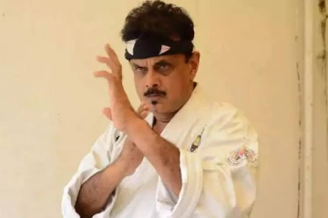 11 லிட்டர் ரத்தத்தால் ஜெயலலிதாவுக்கு சிலை செய்த ஷிஹான் ஹுசைனி