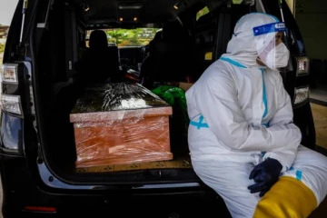 கொரோனாவால் அதிக தற்கொலைகளை சந்தித்து வரும் பிரபல நாடு! அரசுக்கு எச்சரிக்கை தகவல்