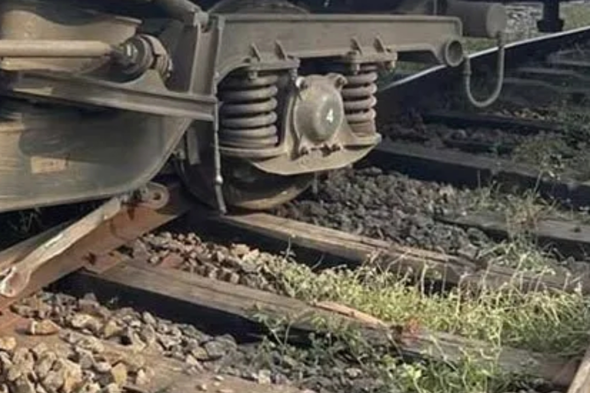 ரம்புக்கனையில் தடம் புரண்ட தொடருந்து | Train Derails In Rambukkana ரம்புக்கனையில் தடம் புரண்ட தொடருந்து | Train Derails In Rambukkana