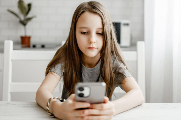 மலேசிய அரசு எடுத்துள்ள அதிரடி முடிவு.. | Malaysia Will Ban Social Media Under 16 Next Year மலேசிய அரசு எடுத்துள்ள அதிரடி முடிவு.. | Malaysia Will Ban Social Media Under 16 Next Year