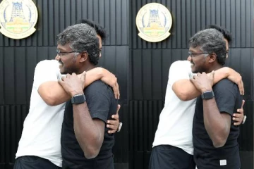 வாழை திரைப்படத்திற்காக மாரி செல்வராஜை வாழ்த்தி குட்டி பரிசு கொடுத்த உதயநிதி