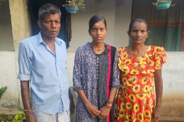 யாழ். மாணவி கல்விக்கு வறுமை தடையல்ல! கலைத்துறையில் சாதித்த வஜினா