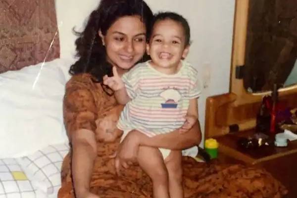 தோல்வியில் முடிந்த 3 திருமண வாழ்க்கை!! காதலில் தோற்றாலும் சூப்பர் தாயாக இருக்கும் பிரபல நடிகை... | Actress Who Married 3 Times But Now Situation தோல்வியில் முடிந்த 3 திருமண வாழ்க்கை!! காதலில் தோற்றாலும் சூப்பர் தாயாக இருக்கும் பிரபல நடிகை... | Actress Who Married 3 Times But Now Situation