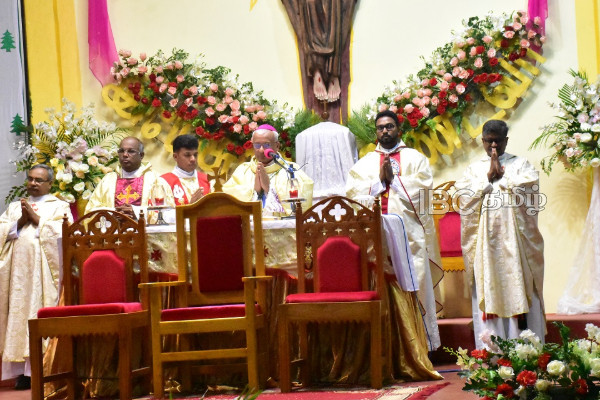 புத்தாண்டை முன்னிட்டு நல்லூரில் தீபம் ஏற்றி வழிபாடு | New Year Celebration 2026 In Sri Lanka புத்தாண்டை முன்னிட்டு நல்லூரில் தீபம் ஏற்றி வழிபாடு | New Year Celebration 2026 In Sri Lanka