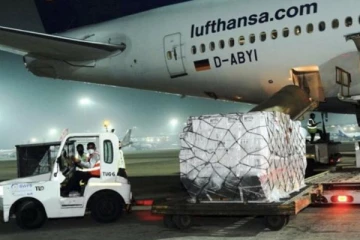 அமெரிக்காவின் முதலாவது மருத்துவ உதவிகள் டெல்லியை சென்றடைந்தது