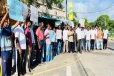 கல்லூரி ஆசிரியரை உடனடியாக இடமாற்றம் செய்யக் கோரி ஆர்ப்பாட்டம்