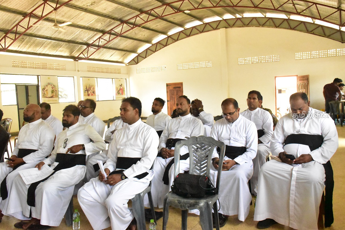 மடுத் திருத்தலத்தின் பாரம்பரியங்களை நாம் பாதுகாக்க வேண்டும் - மறைமாவட்ட ஆயர் ஞானப்பிரகாசம் ஆண்டகை | Preserve Madu Shrine Traditions Says Bishop மடுத் திருத்தலத்தின் பாரம்பரியங்களை நாம் பாதுகாக்க வேண்டும் - மறைமாவட்ட ஆயர் ஞானப்பிரகாசம் ஆண்டகை | Preserve Madu Shrine Traditions Says Bishop