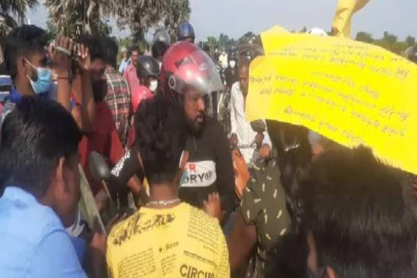 யாழில் குடிநீர் பிரச்சினைக்கு தீர்வுகோரி மக்கள் வீதிமறியல் போராட்டம் | People Protest Drinking Water Problem Jaffna