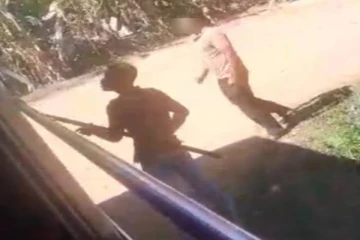 யாழில் தனியார் பேருந்தை வழிமறித்து அச்சுறுத்திய கும்பல்! வெளிவந்த பின்னணி