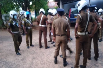 வவுனியாவில் பொலிஸாரால் ஏற்பட்ட பரபரப்பு!