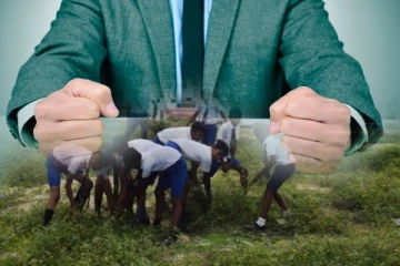 யாழ் பிரபல பாடசாலை அதிபருக்கு சிக்கல்; அதிரடி நடவடிக்கைக்கு தயாராகும் கல்வி வலயம்!