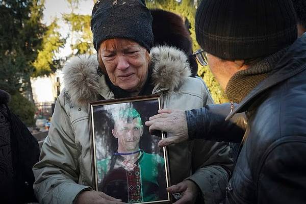 கொடூரமாகத் துன்புறுத்தப்பட்டு புடின் இராணுவத்தால் புதைக்கப்பட்ட 448 அப்பாவிகள் | Ukraine Civilians Mutilated Graves By Putin கொடூரமாகத் துன்புறுத்தப்பட்டு புடின் இராணுவத்தால் புதைக்கப்பட்ட 448 அப்பாவிகள் | Ukraine Civilians Mutilated Graves By Putin