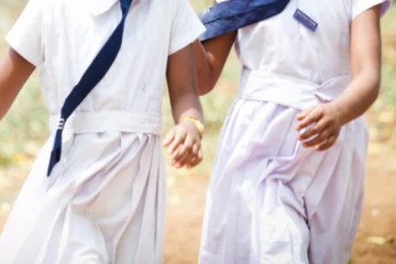 கம்பஹாவில் திடீரென காணாமல்போன பாடசாலை மாணவிகள்!