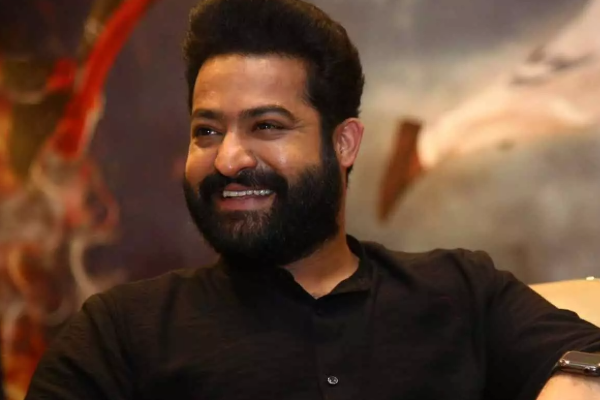 அந்த நடிகர்தான் என் மகளின் நடனத்திற்கு காரணம்.. ஸ்ரீலீலாவின் தாய் ஓபன் டாக் | Junior Ntr Is Reason For Sreeleela Dancing