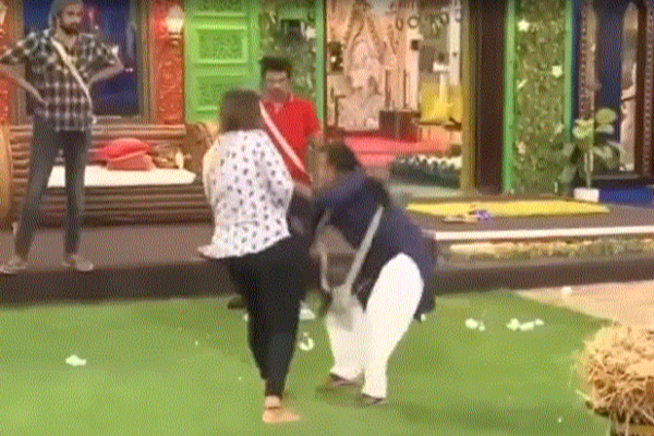 ஏய் என்ன கத்துற.... கொதித்தெழுந்த தாமரை! விறுவிறுப்பாகும் ஃபினாலே | Who Will Get Finalae Ticket Another Fight In