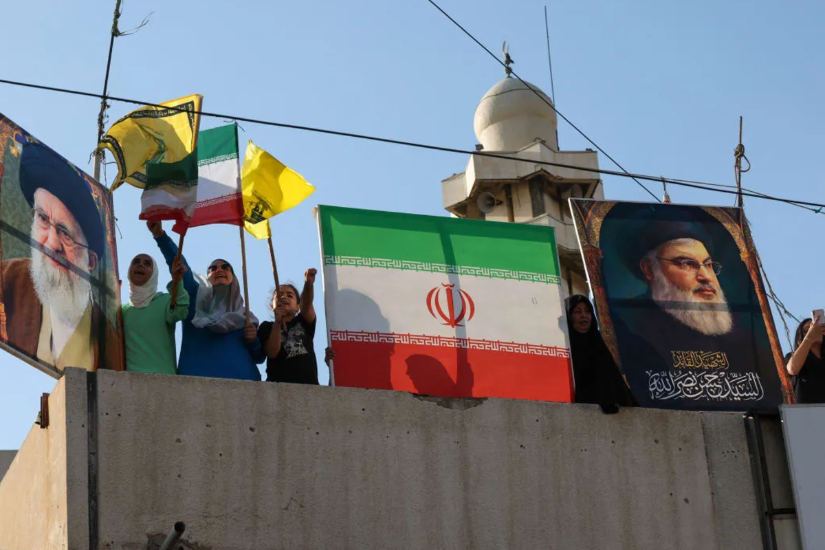 ஈரானிய தூதரை நாட்டை விட்டு வெளியேறுமாறு அதிரடி உத்தரவு பிறப்பித்த நாடு | Lebanon Orders Iranian Envoy To Leave Country