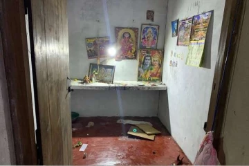 திடீரென புகுந்த வாள்வெட்டு கும்பல்; 7 பேர் மருத்துவமனையில்; அச்சத்தில் மக்கள்!