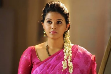 15 வருடத்தில் நடிகை அஞ்சலி சேர்த்து வைத்திருந்த சொத்து மதிப்பு வெறும் இத்தனை கோடி தானா?