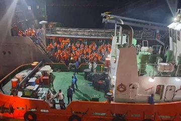 ලෝකෙම හැරිලා බලද්දි යුධ උණුසුම මැද ලංකාව භාරයට ගත් ඉරාන නාවිකයින් ගැන තීරණයක් - විශේෂ සාකච්ඡාවක්