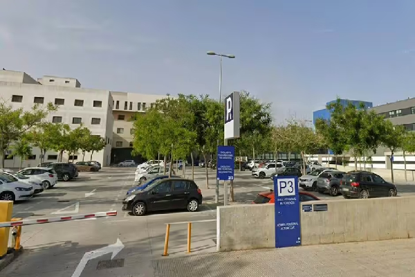 இபிஸா தீவில் பிரித்தானிய இளம் பெண்களுக்கு நேர்ந்த துயரம் | British Women In Ibiza Hospital Mserious Condition