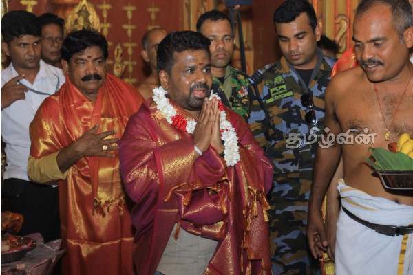 நயினாதீவு நாகபூஷணி அம்மன் ஆலயத்தின் வழிபாடுகளில் ஈடுபட்ட அநுர | Anura Met The Vicar Of Nainadhivu