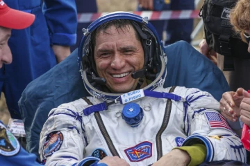 விண்வெளியில் 371 நாட்களைக் கழித்து அமெரிக்க பயணி சாதனை!