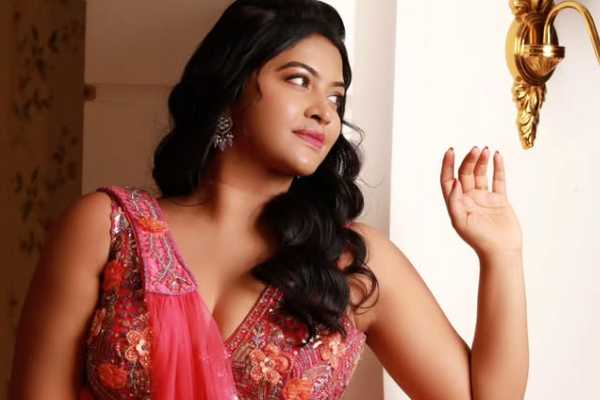 டிரான்ஸ்பெரண்ட் சேலையில் கலக்கும் நடிகை ரச்சிதா மகாலட்சுமி.. | Actress Rachitha Mahalakmi Recent Photoshoot