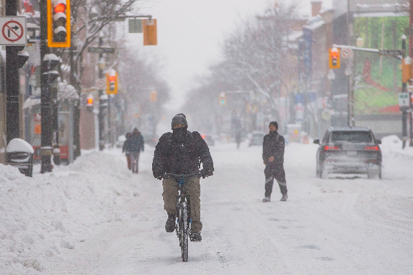 ரொறன்ரோவில் காலநிலை குறித்து எச்சரிக்கை | Winter Storm On The Way For Toronto Area